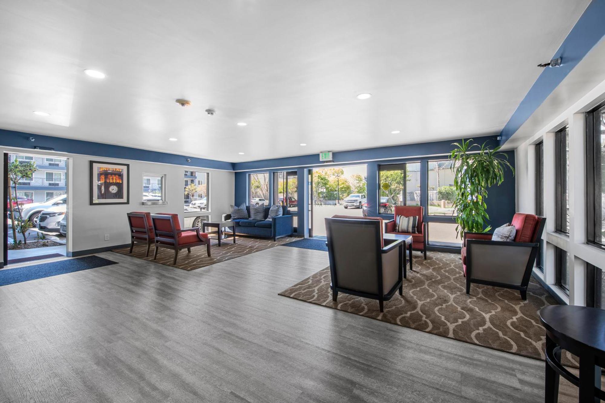 Hotel Hyland Near Civic Center 2*